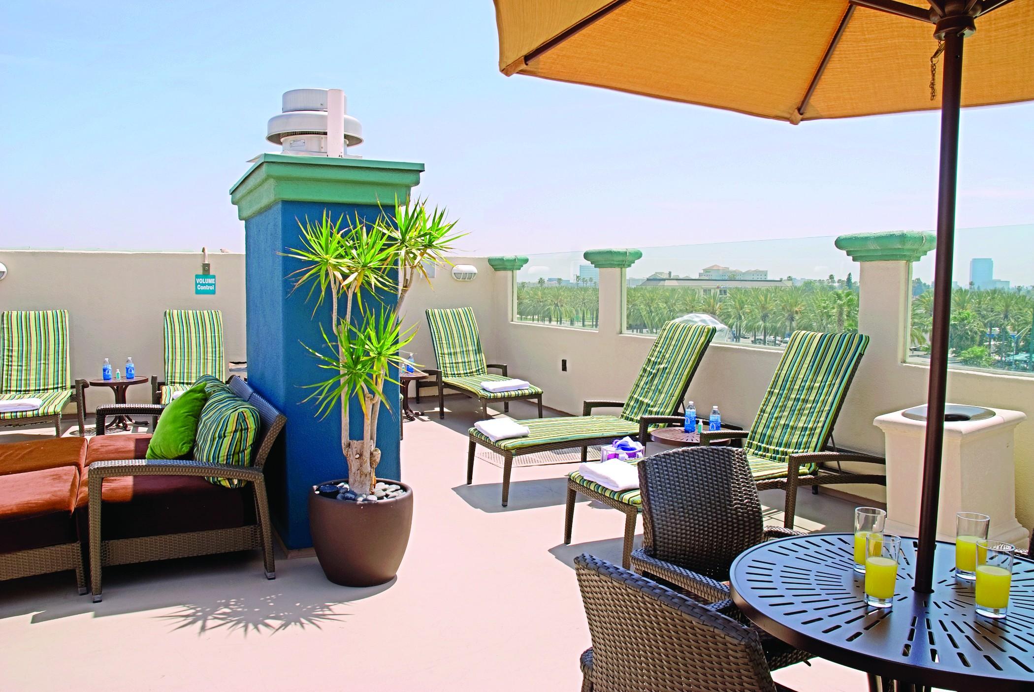 Peacock Suites Anaheim Exterior foto