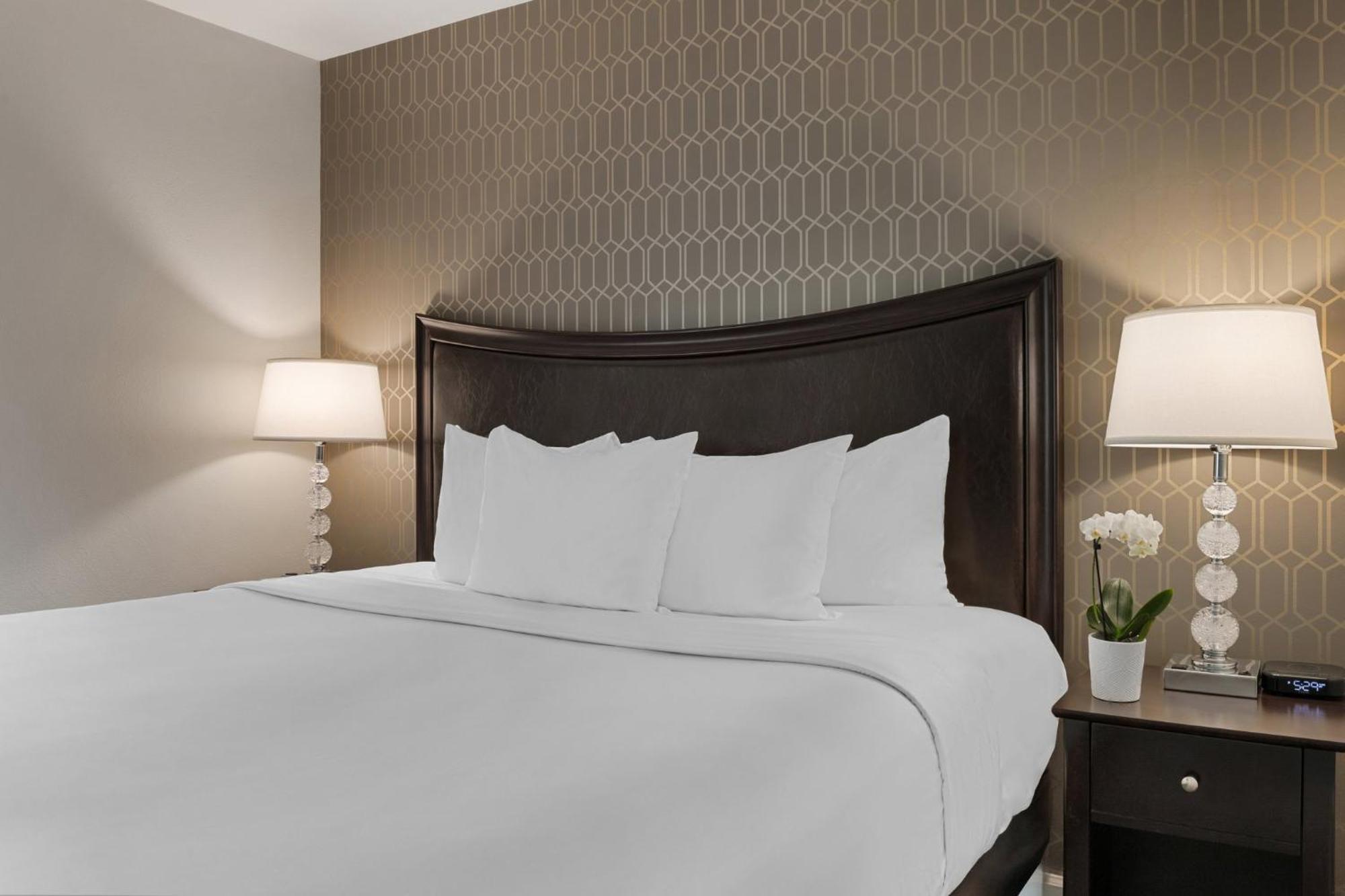 Peacock Suites Anaheim Exterior foto